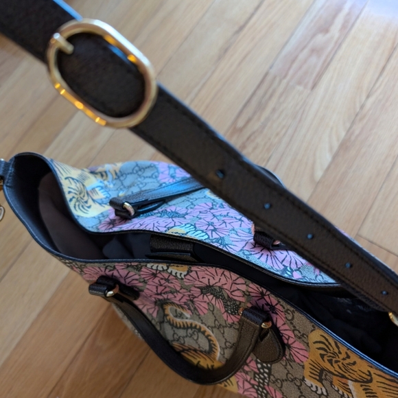 Authentic Rare Gucci Bengal Tiger Pink Crossbody Tote - Picture 3 of 9